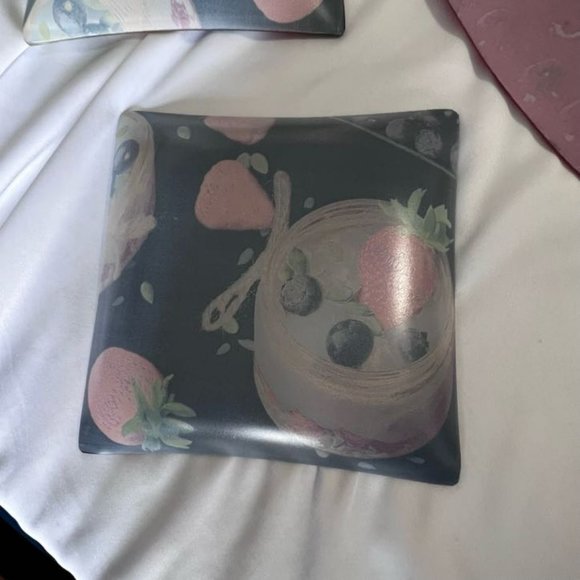 Stokes Strawberry Glass Large Bowl with Serving Dish Plates Lot of 5 - Picture 8 of 9